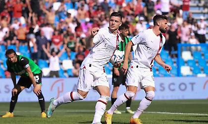 Αλύγιστη Μίλαν, έσωσε τον βαθμό με ανατροπή στο Σασουόλο