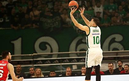 Από την επιστροφή των Πειραιωτών από το -17, στο τρίποντο Σλούκα: Τα highlights από το ντέρμπι «αιωνίων»!