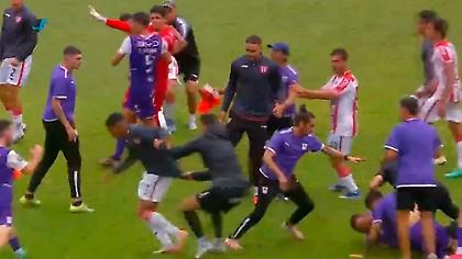 Ξύλο από το γήπεδο μέχρι τα… αποδυτήρια σε αγώνα στην Ουρουγουάη-Εννιά αποβολές