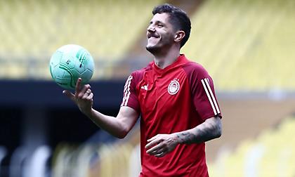 Νικολακόπουλος: «Έτοιμος για όλα ο Ολυμπιακός, φαβορί για την ενδεκάδα ο Γιόβετιτς»