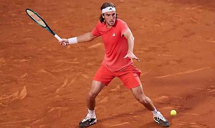 «Καθάρισε» και τον Καρμπάγες-Μπαένα ο Τσιτσιπάς