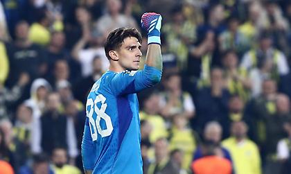 Ερυθρόλευκο ΕΠΟΣ στην Πόλη με σούπερμαν Τζολάκη!