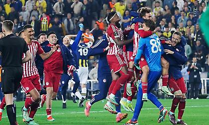 Kαι τώρα έφυγε για ημιτελικά: Tα «κλικς» της ιστορικής πρόκρισης του Ολυμπιακού επί της Φενέρ με ήρωα τον Τζολάκη!