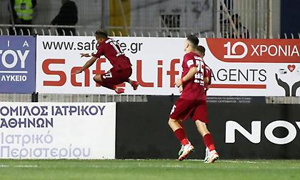 Έπαθε εξάρθρωση στο δάχτυλο κατά τη διάρκεια του πανηγυρισμού ο Κρισιούμα!