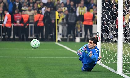 Access denied: Το βίντεο του Ολυμπιακού με τις... 3+1 μεγάλες επεμβάσεις του Τζολάκη στην Πόλη