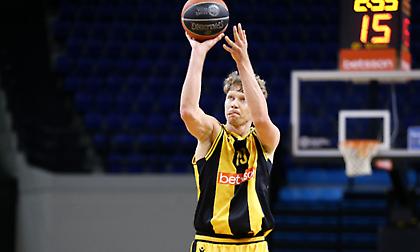 Ραψωδία πίσω από τα 6,75μ. με απίθανο Κουζμίνσκας και στην... αγκαλιά του Ολυμπιακού η ΑΕΚ Betsson BC!