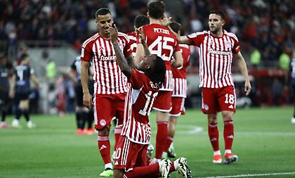 Νικολακόπουλος: «Μετά την Ευρώπη, ζωντανός και στο πρωτάθλημα ο Ολυμπιακός»