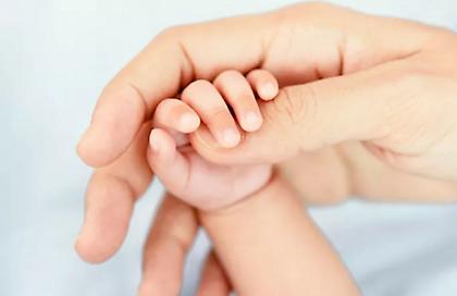 Υπόθεση του νεκρού μωρού στην Κω: Πνίγηκε από τροφή σύμφωνα με τον ιατροδικαστή