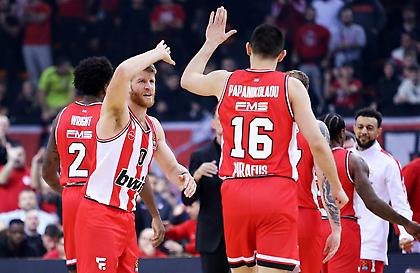 Συναγερμός στον Ολυμπιακό: Εκτός προπόνησης Γουόκαπ και Παπανικολάου