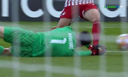 Το ξεκάθαρο πέναλτι που δεν δόθηκε στον Ολυμπιακό σε ανατροπή του Πνευμονίδη