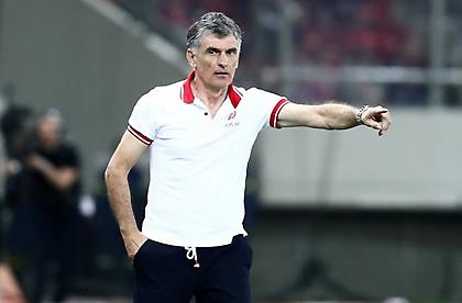 Ο Μεντιλίμπαρ «προσγείωσε» τους παίκτες του Ολυμπιακού