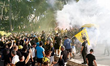 «Στοπ» της Αστυνομίας στη συγκέντρωση οπαδών της ΑΕΚ στο ξενοδοχείο πριν το ντέρμπι με Παναθηναϊκό!