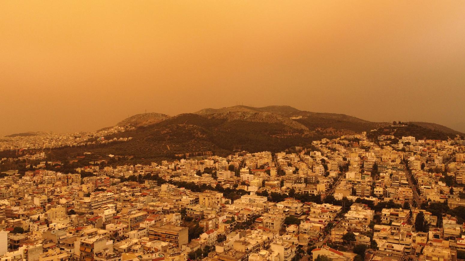 Αφρικανική σκόνη: Εικόνες… Dune στην Αθήνα και άλλες πόλεις