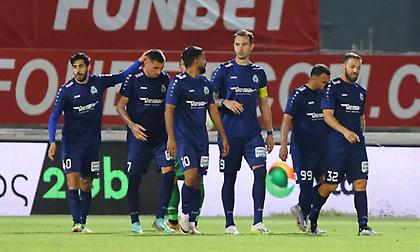 Απέδρασε με γκολ στο 89' από την έδρα της ΑΕΖ και παρέμεινε ζωντανή στη  μάχη της παραμονής η Δόξα