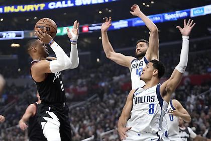 Οι Μάβερικς «έσπασαν» την έδρα των Κλίπερς και ισοφάρισαν σε 1-1