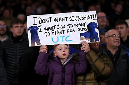 Συγκινεί μικρός οπαδός της Τσέλσι: «Το μόνο που θέλω, είναι να παλέψετε για τις φανέλες μας»