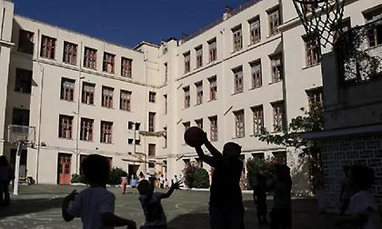 Νέο περιστατικό βίας σε σχολείο στο Μεσολόγγι: Δύο ανήλικες αδελφές ξυλοκόπησαν συμμαθήτρια τους σε σχολείο