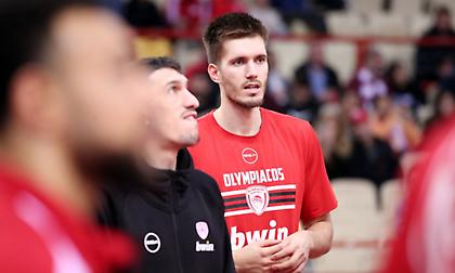 Ολυμπιακός: «Μέσα» ο Πετρούσεφ, εκτός ο Μήτρου-Λονγκ για το Game 1 με Μπάρτσα