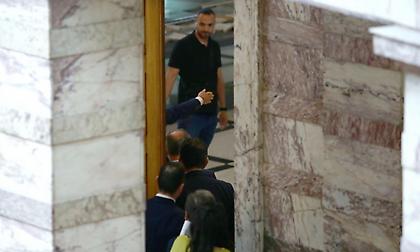 Β. Γραμμένος: «Ο Φλώρος προσπάθησε να μου επιφέρει πνιγμό στη Βουλή»