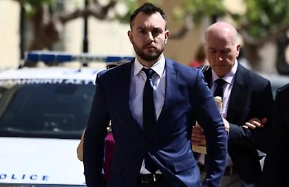 Ελεύθερος με περιοριστικούς όρους ο Κωνσταντίνος Φλώρος μετά το ξύλο στη Βουλή - Τι ισχυρίστηκε