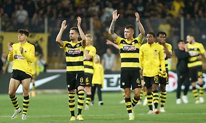 «Να 'τοι, να 'τοι οι πρωταθλητές» και αποθέωση διαρκείας σε παίκτες-Αλμέιδα: Η «κιτρινόμαυρη» παρακάμερα με Παναθηναϊκό!