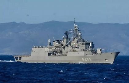 H φρεγάτα Ύδρα κατέρριψε με πυροβόλο δύο UAV στον κόλπο του Άντεν