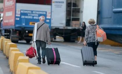 Πάσχα: Ένας στους τέσσερις ετοιμάζει βαλίτσες - Το κόστος για ταξίδι με IX και πλοίο