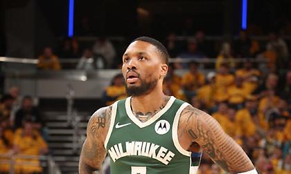 Μεγάλο πλήγμα για τους Μπακς: Μετά τον Αντετοκούνμπο, χάνουν λόγω τραυματισμού και τον Λίλαρντ