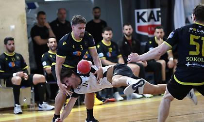 «Καθάρισε» με άνεση τον ΠΑΟΚ και πήρε προβάδισμα η ΑΕΚ