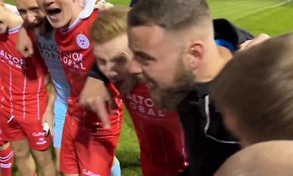 Ο Νταφ τράβηξε οπαδό από την κερκίδα για να κάνει την ομιλία προς τους παίκτες