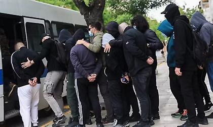 Δολοφονία Λυγγερίδη: Τρεις χούλιγκαν σε διαπραγματεύσεις με την ΕΛ.ΑΣ. για να παραδοθούν