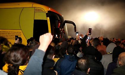 ΑΕΚ: Δίπλα στην ομάδα οι φίλοι της - Αποχαιρέτησαν την αποστολή στη Θεσσαλονίκη, θα την υποδεχτούν στην Αθήνα!