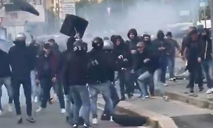 Άγριο ξύλο μεταξύ οπαδών πριν από τη σέντρα του Τζένοα-Κάλιαρι!