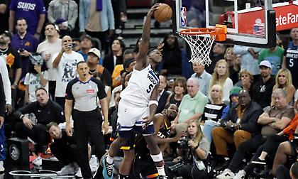 NBA Top 10: Απίθανα καρφώματα Έντουαρντς και Τέρνερ, θύμισε… Γκάλη ο Ίρβινγκ