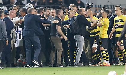 Τσακίρης: «Σε λίγο θα ακούσουμε ότι τσακωνόταν με… δικούς του ο Αλμέιδα - Τι έγινε όταν ο Λουτσέσκου χαστούκισε παίκτη;»