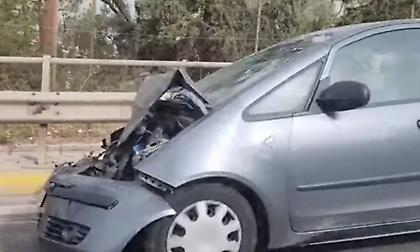 Απίστευτο σκηνικό - Οδηγός μετά από σύγκρουση παθαίνει αμόκ και σκορπάει τον τρόμο στον Καρέα