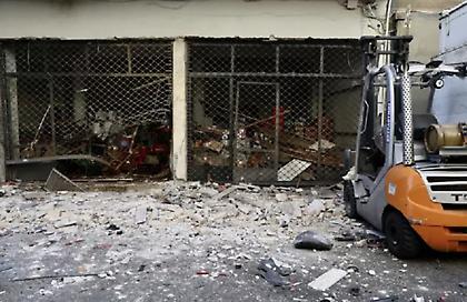 Συλλήψεις για τη βόμβα σε βενζινάδικο στον Πειραιά και την έκρηξη σε κάβα στην Καλλιθέα