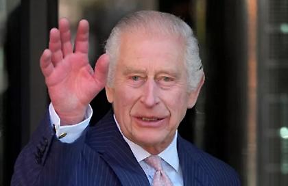 Επέστρεψε στα δημόσια καθήκοντά του ο Βασιλιάς Κάρολος - Επίσκεψη σε αντικαρκινικό νοσοκομείο