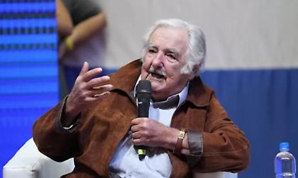 Ο πρώην πρόεδρος της Ουρουγουάης, Χοσέ Μουχίκα, διαγνώστηκε με καρκίνο του οισοφάγου