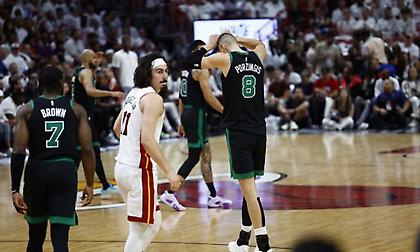 Ανησυχία για Πορζίνγκις στους Σέλτικς-Αποχώρησε με πρόβλημα