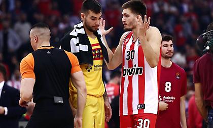 Πετρούσεφ: «Νομίζω είναι φάουλ, αλλά δεν είμαι σίγουρος αν στο τέλος ενός αγώνα μπορεί να σφυριχτεί»