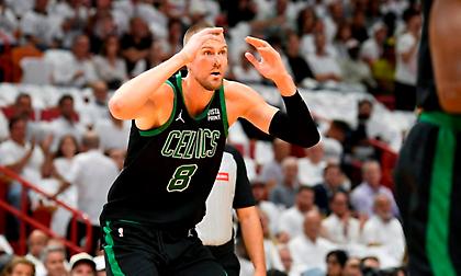 Σοκ για Σέλτικς: Χάνει το πέμπτο ματς με Χιτ ο Πορζίνγκις