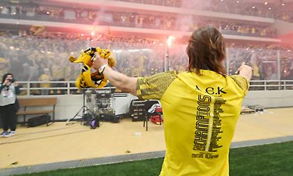 Τσακίρης: «Ευχαριστήθηκε την επίσκεψη των οπαδών της ΑΕΚ ο Αλμέιδα - Το μήνυμα που του έστειλαν»