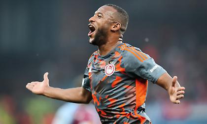 Μόνο ο Ολυμπιακός και η Τότεναμ έχουν ρίξει 4άρα φέτος στο «Βίλα Παρκ»!