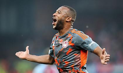 Υποψήφιος για δύο βραβεία ο Ελ Καμπί μετά τον θρίαμβο στο «Βίλα Παρκ»