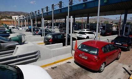 «Όπου φύγει- φύγει» από την Αθήνα: Με αμείωτο ρυθμό συνεχίζεται η έξοδος των εκδρομέων του Πάσχα