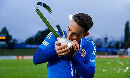 «Επέλεξε να εκπροσωπήσει την εθνική Αλβανίας ο Σίνα»