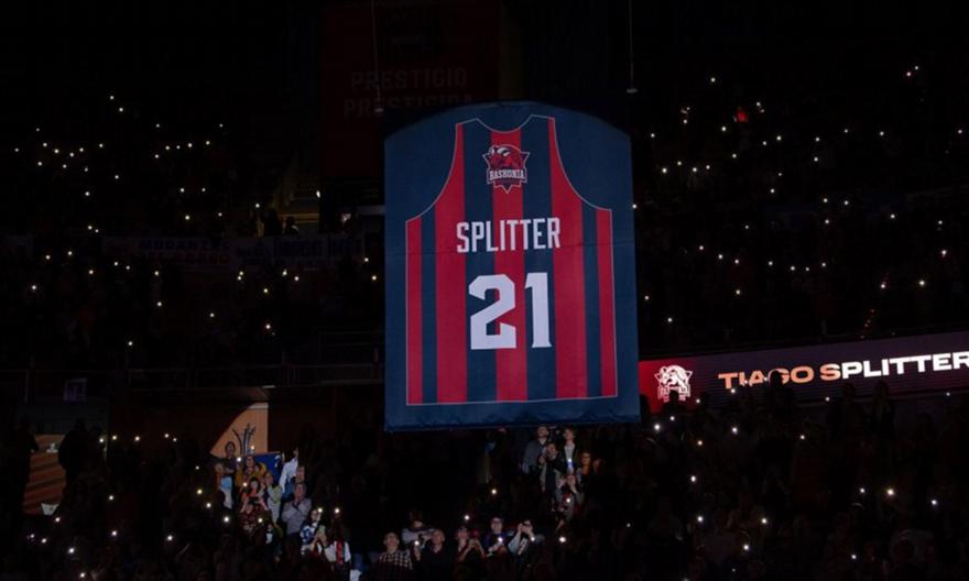 Μπασκόνια: Απέσυρε τη φανέλα του Σπλίτερ