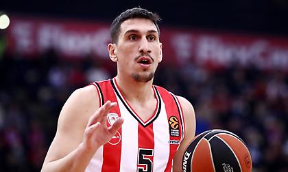 Δεν προπονήθηκε ο Λαρεντζάκης - Πολύ δύσκολη η συμμετοχή του την Τετάρτη με Μπαρτσελόνα