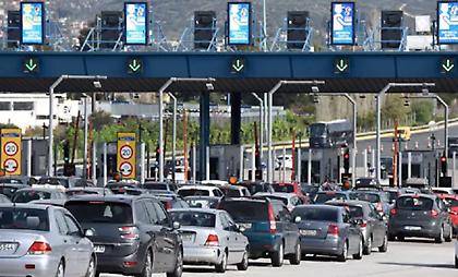 Σε εξέλιξη η μεγάλη επιστροφή μετά το Πάσχα: Αυξημένη κίνηση στην Αθηνών-Κορίνθου